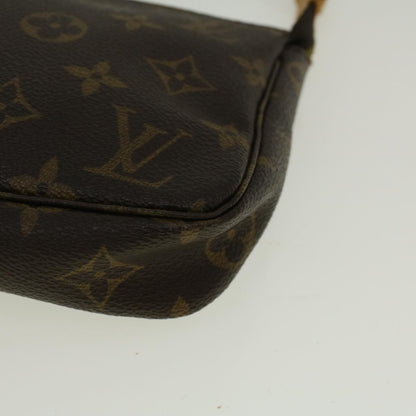 Louis Vuitton Pochette Accessoire Clutch