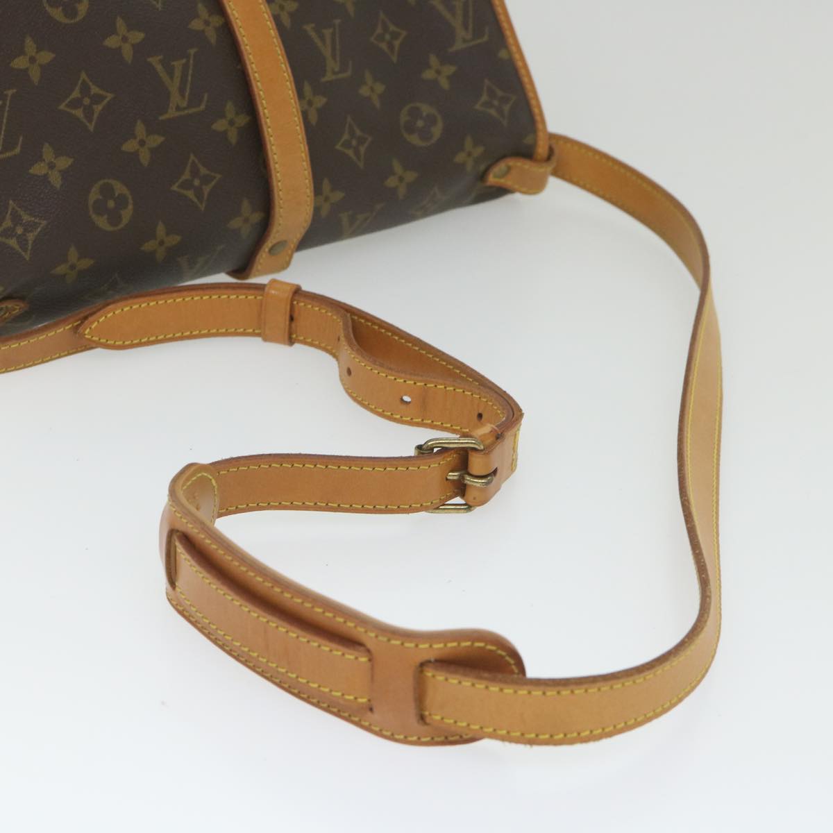 Louis Vuitton Saumur 30 Shoulder Bag