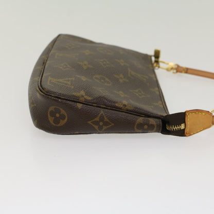 Louis Vuitton Pochette Accessoire Clutch