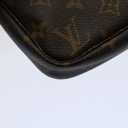 Louis Vuitton Pochette Accessoire Clutch