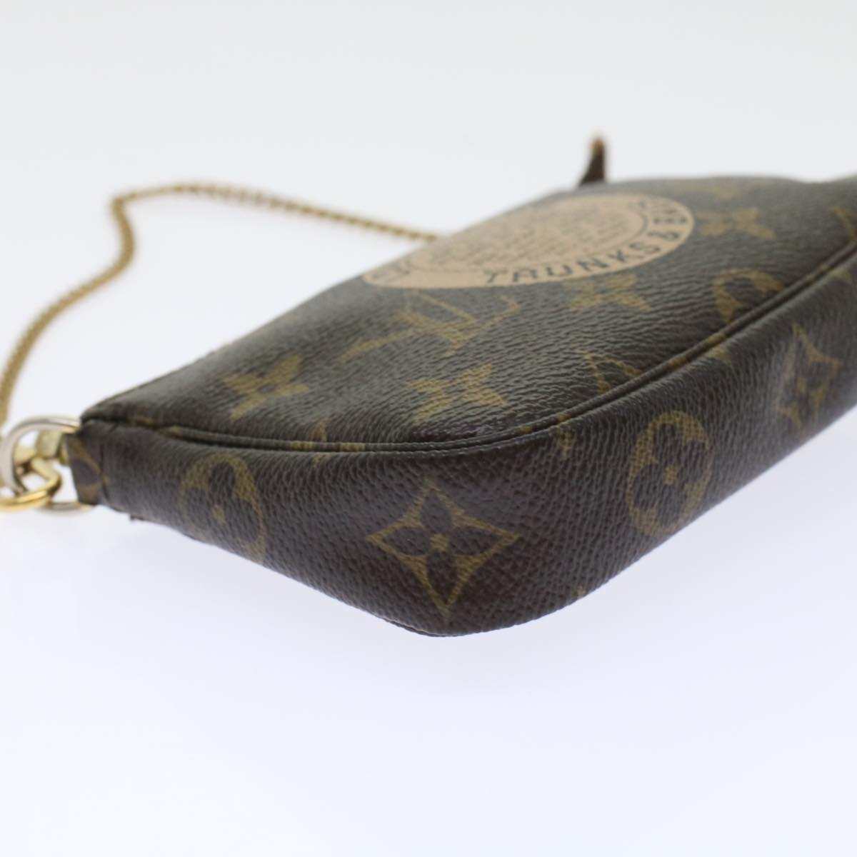 Louis Vuitton Pochette Accessoire Clutch