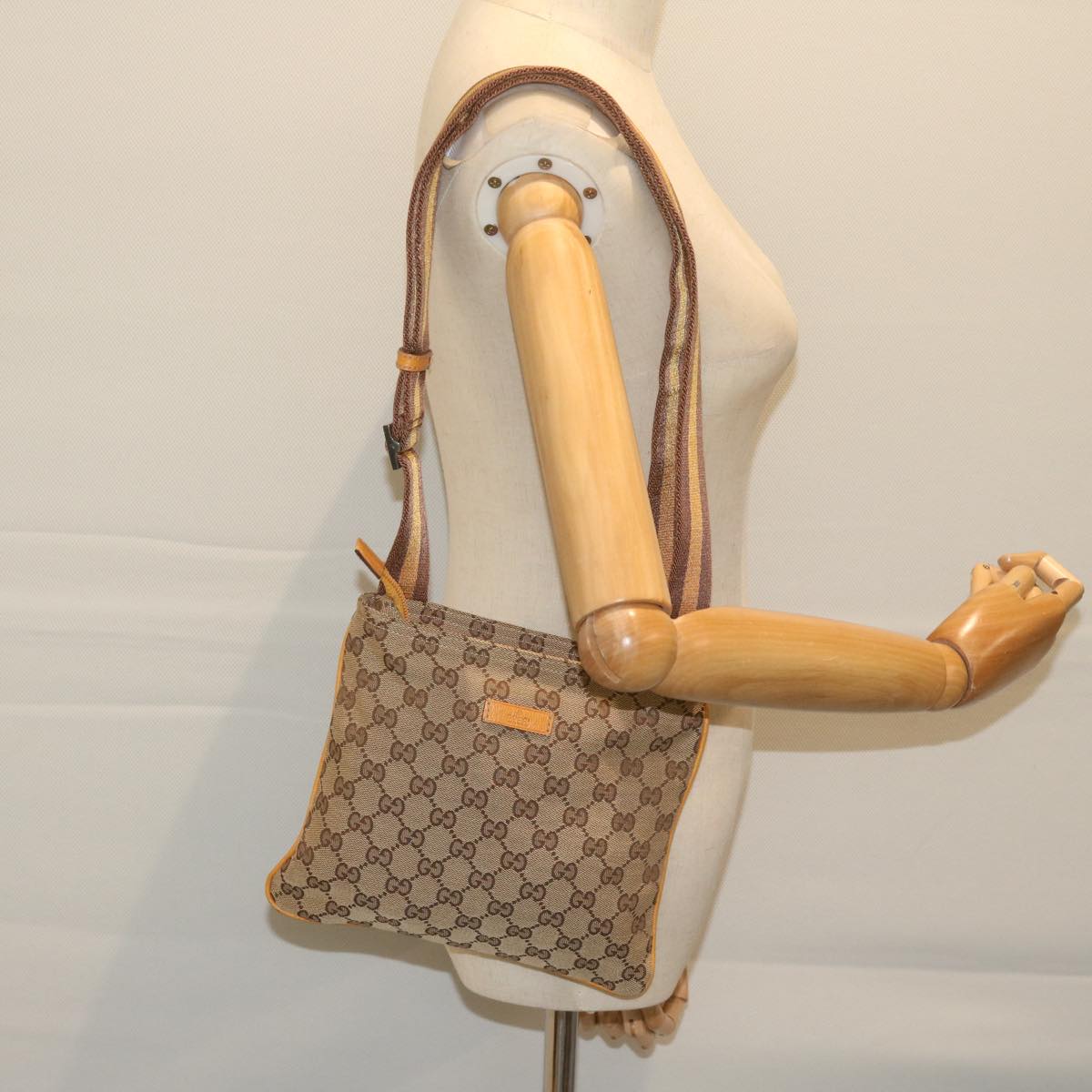 Gucci Sherry Shoulder Bag