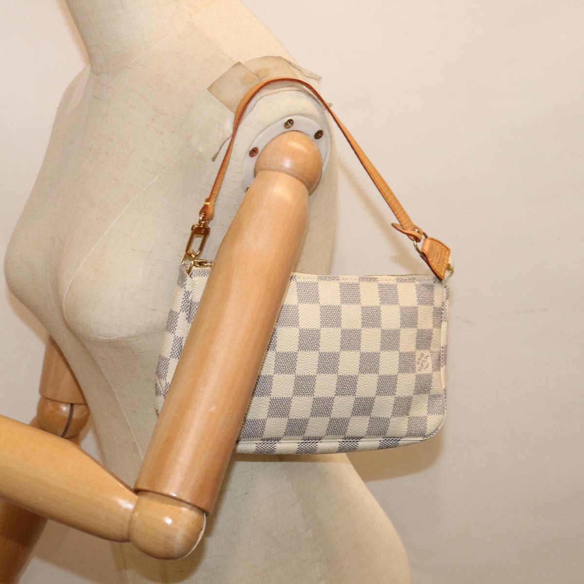 Louis Vuitton Pochette accessoires Clutch