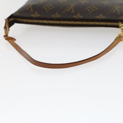 Louis Vuitton Pochette Accessoire Clutch