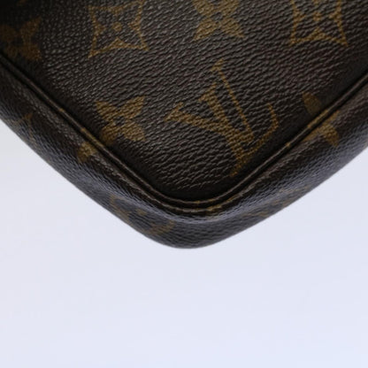 Louis Vuitton Pochette Accessoire Clutch