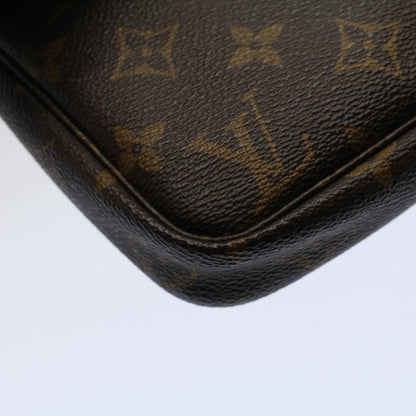 Louis Vuitton Pochette Accessoire Clutch