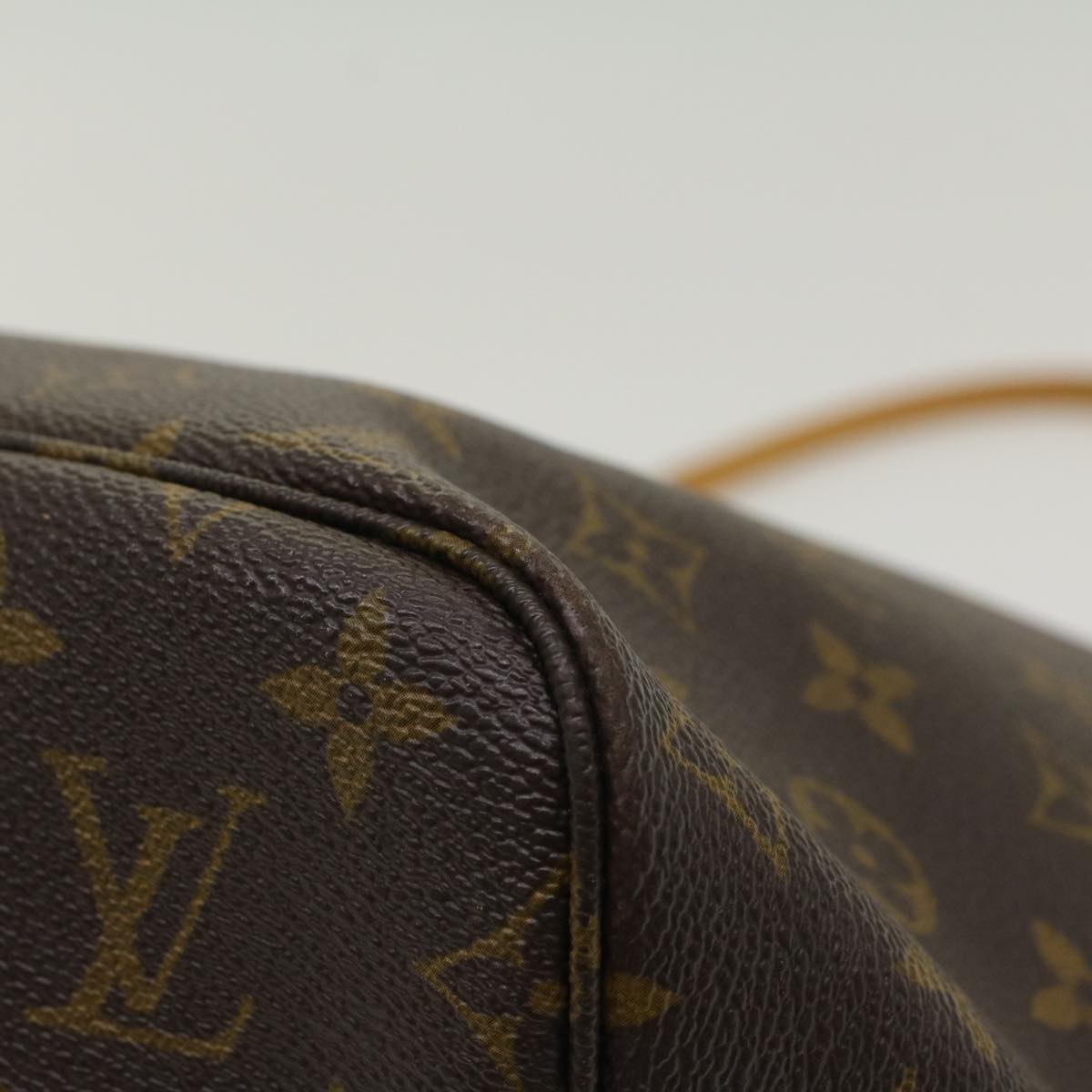 Louis Vuitton Neverfull MM Tote Bag