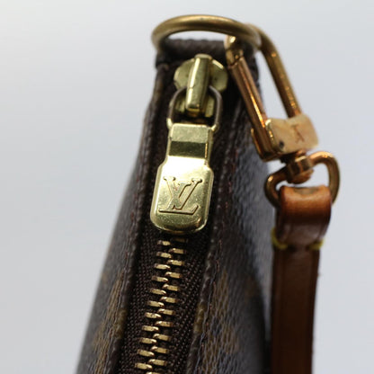 Louis Vuitton Pochette Accessoire Clutch