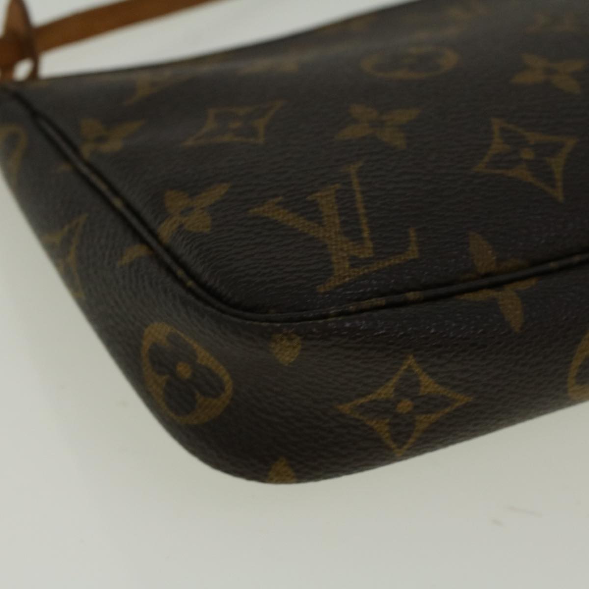 Louis Vuitton Pochette accessoires Clutch