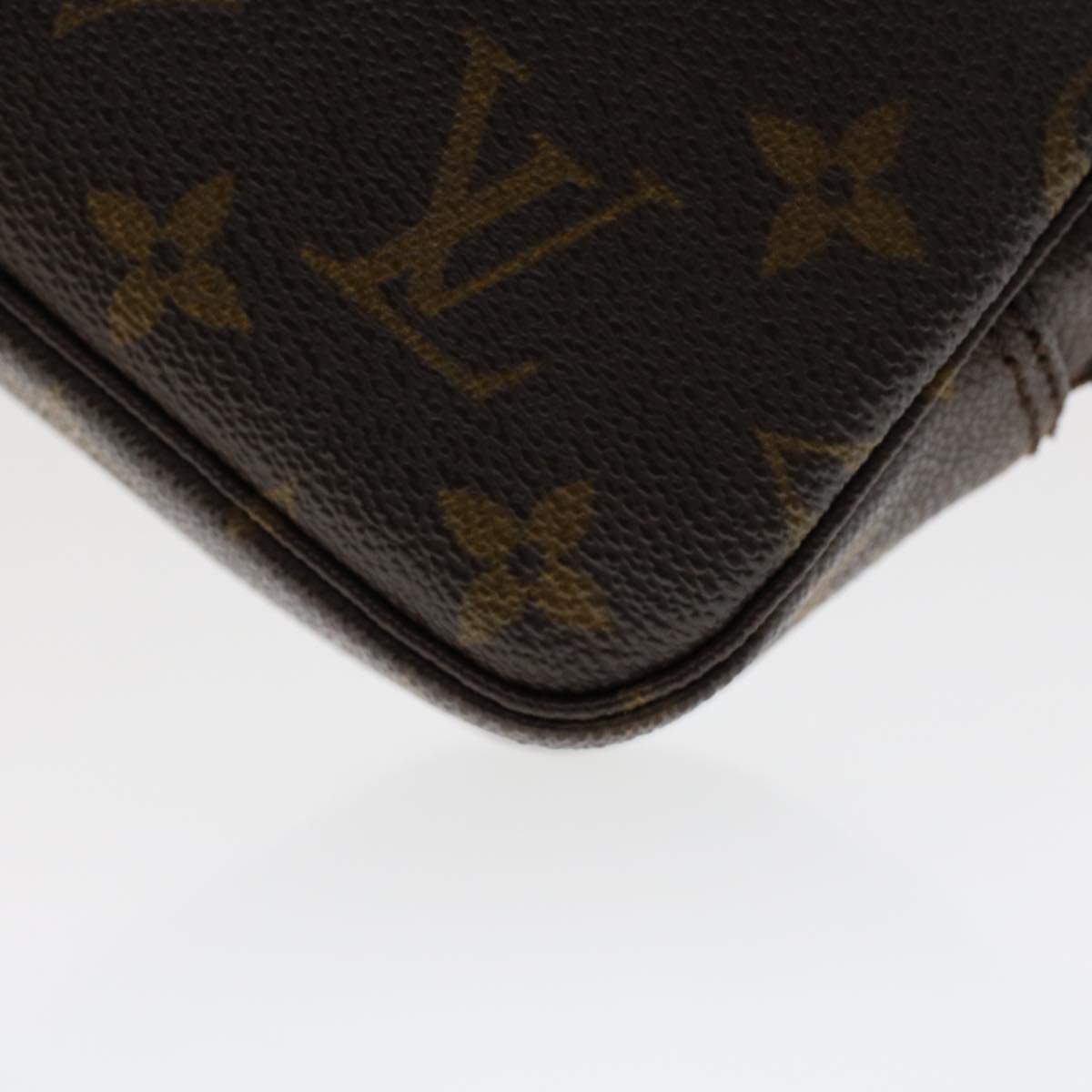 Louis Vuitton Truth Toilette 23 Clutch