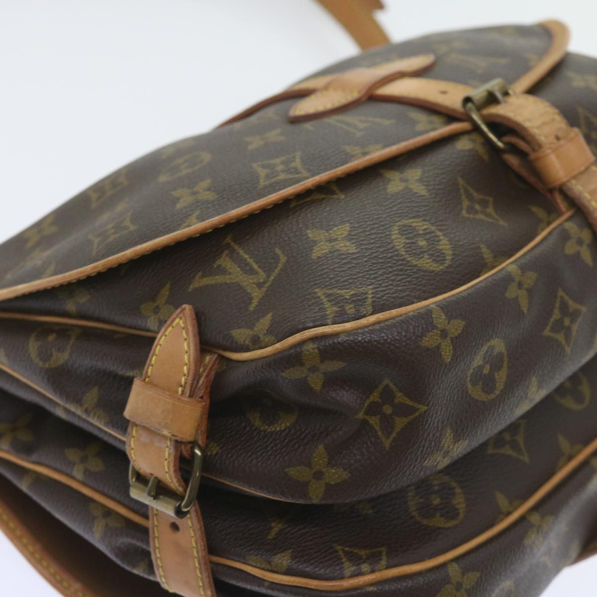 Louis Vuitton Saumur 30 Shoulder Bag