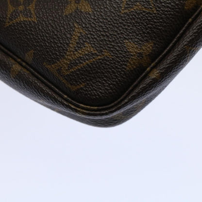 Louis Vuitton Pochette Accessoire Clutch