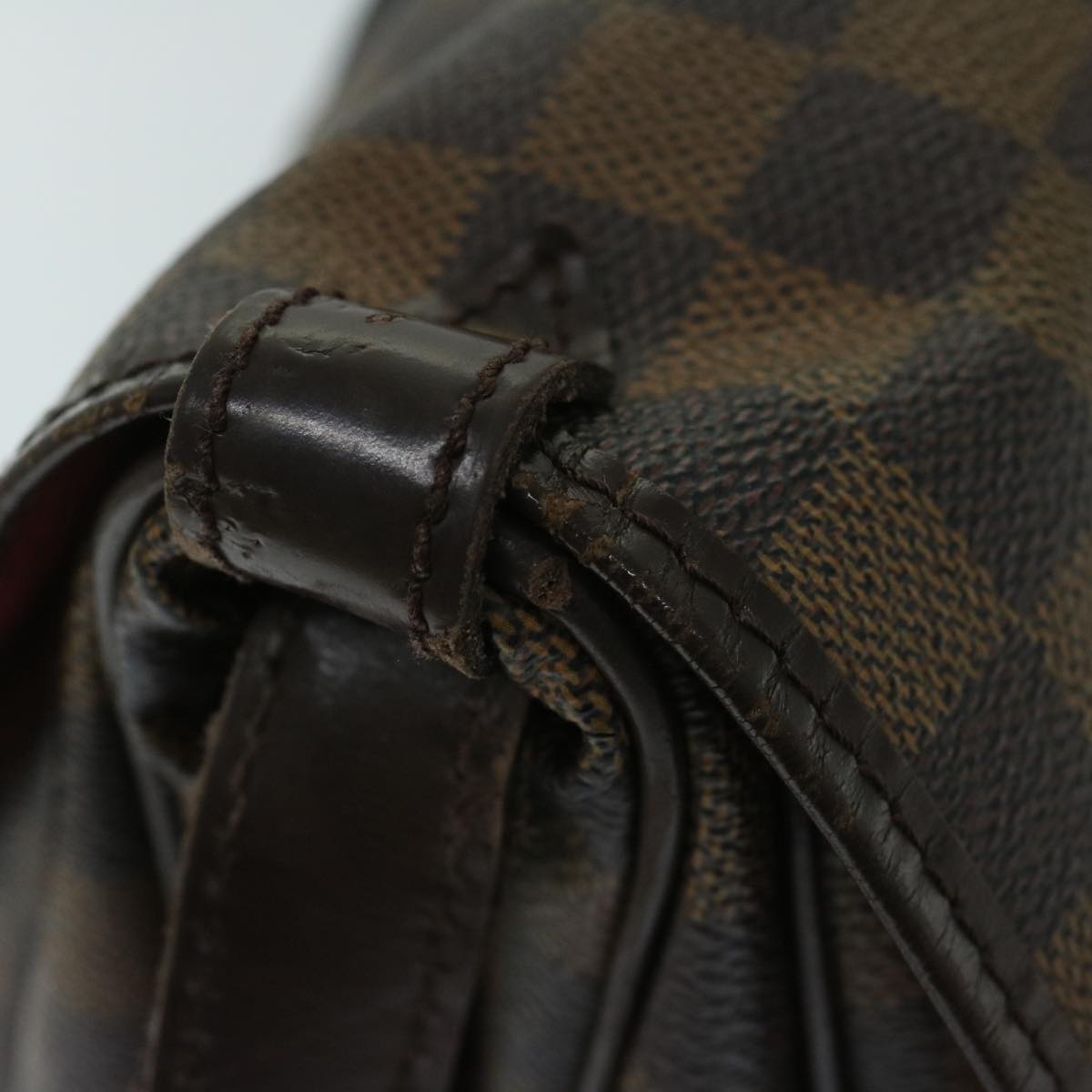 Louis Vuitton Saumur 30 Shoulder Bag