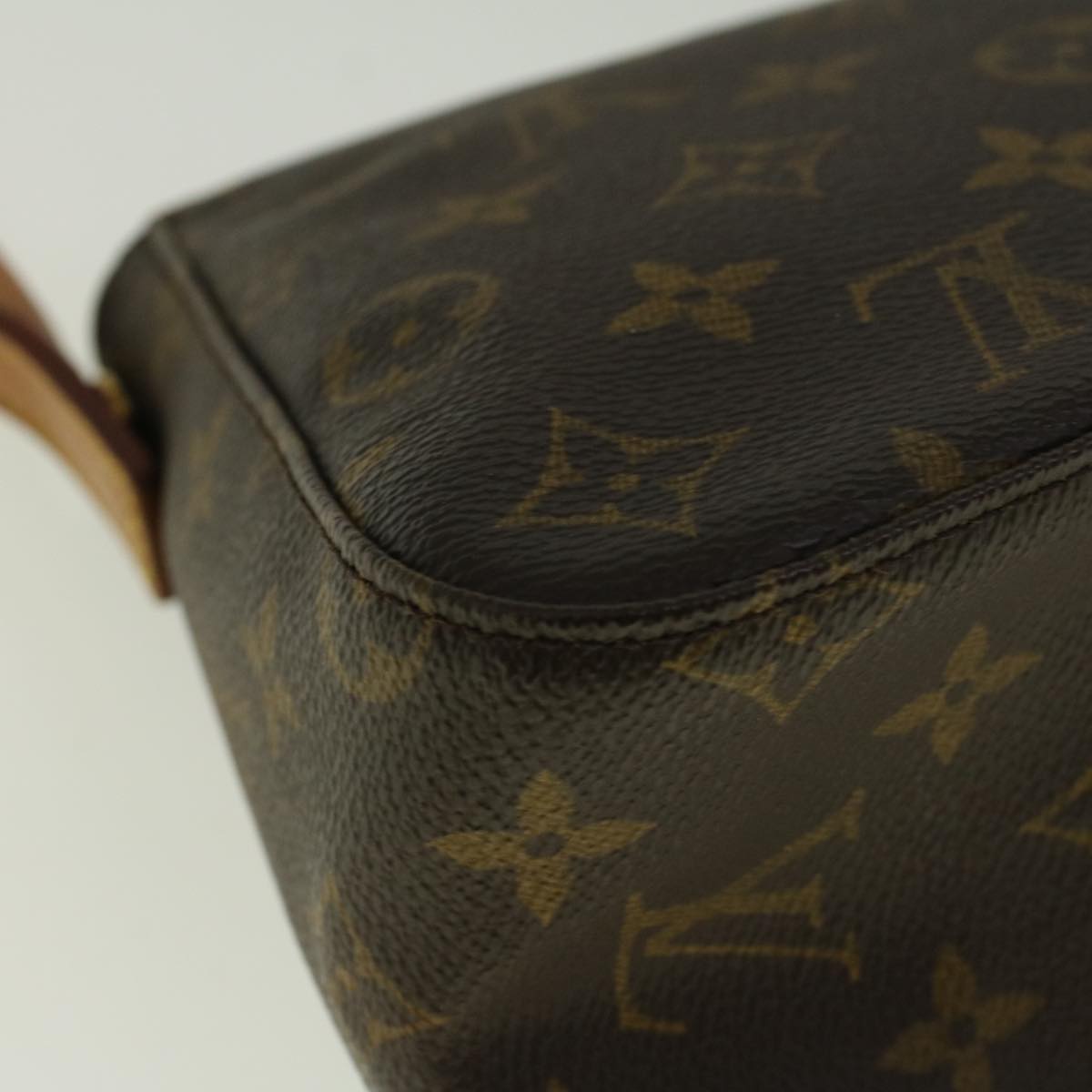 Louis Vuitton Mini looping Shoulder Bag