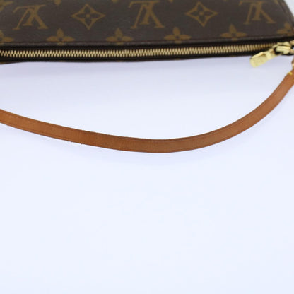 Louis Vuitton Pochette Accessoire Clutch