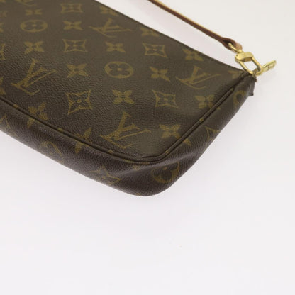 Louis Vuitton Pochette Accessoire Clutch