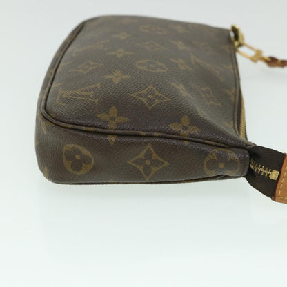 Louis Vuitton Pochette Accessoire Clutch