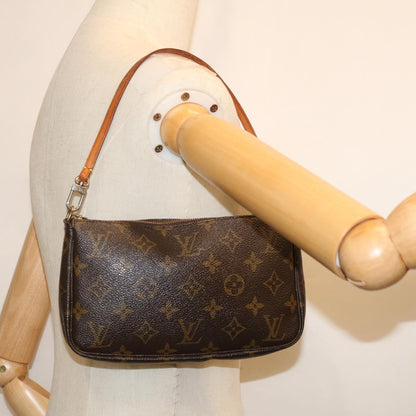 Louis Vuitton Pochette Accessoire Clutch