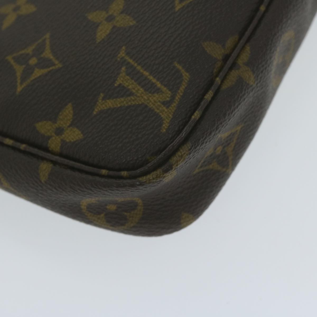 Louis Vuitton Pochette accessoires Clutch