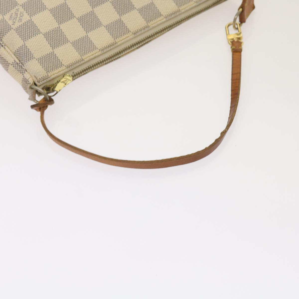 Louis Vuitton Pochette Accessoire Clutch