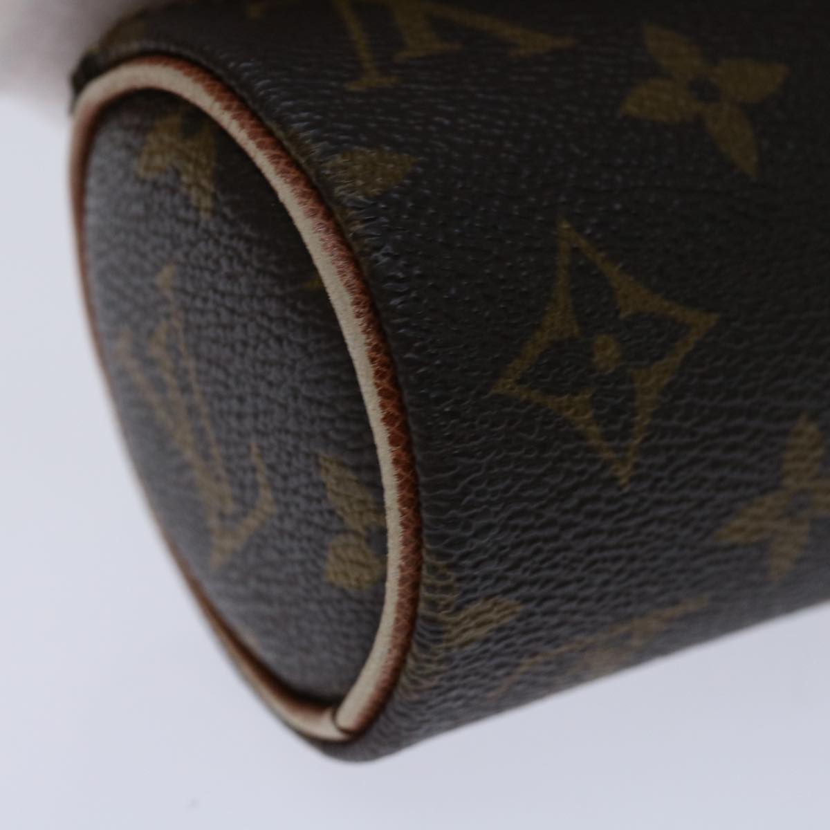 Louis Vuitton Etui à balles de golf Clutch