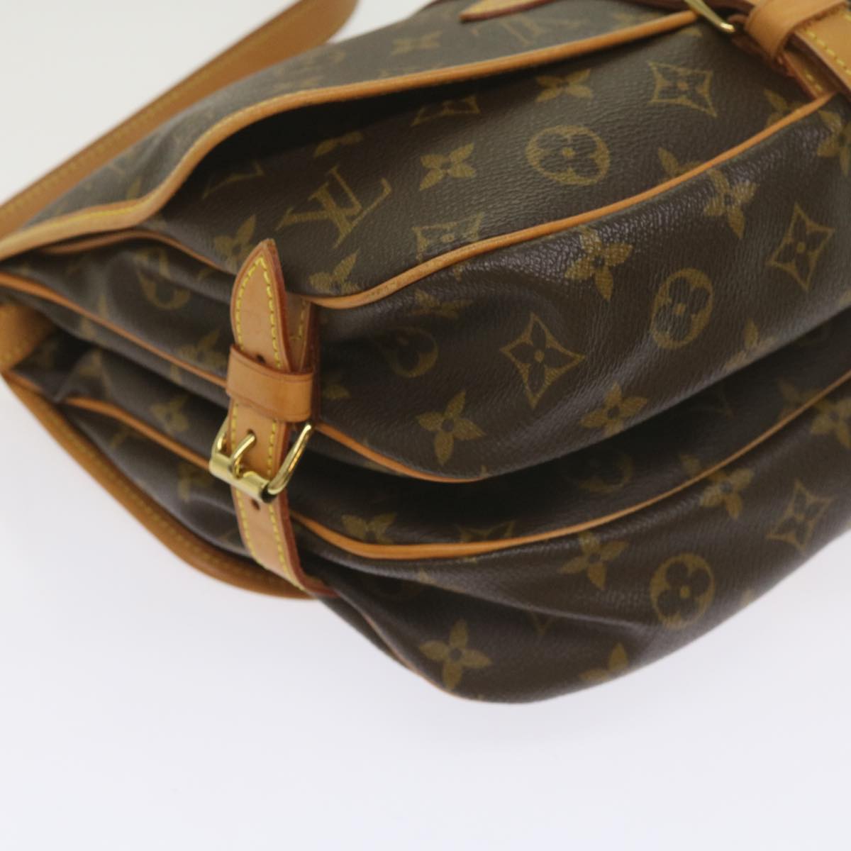 Louis Vuitton Saumur 30 Shoulder Bag