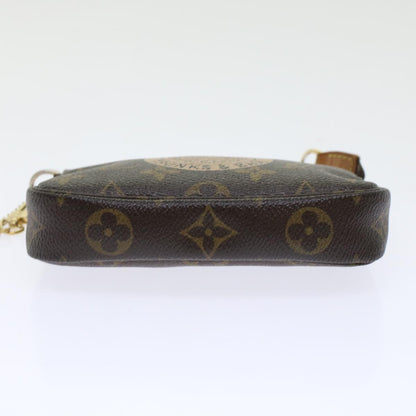 Louis Vuitton Pochette Accessoire Clutch