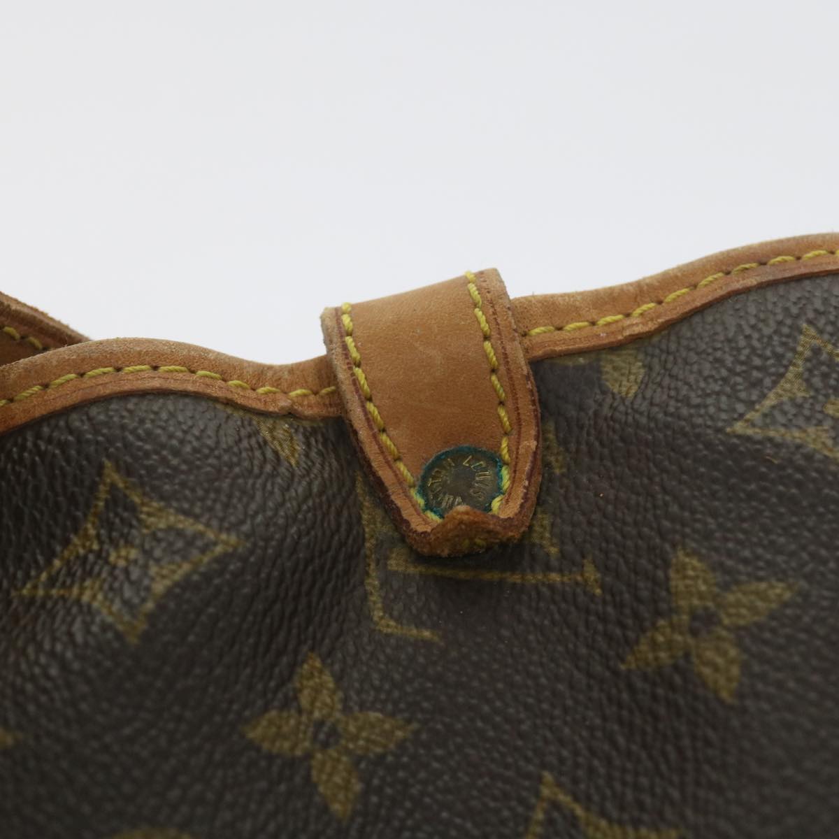 Louis Vuitton Saumur 30 Shoulder Bag