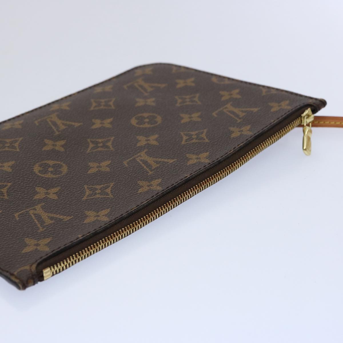 Louis Vuitton Neverfull Clutch