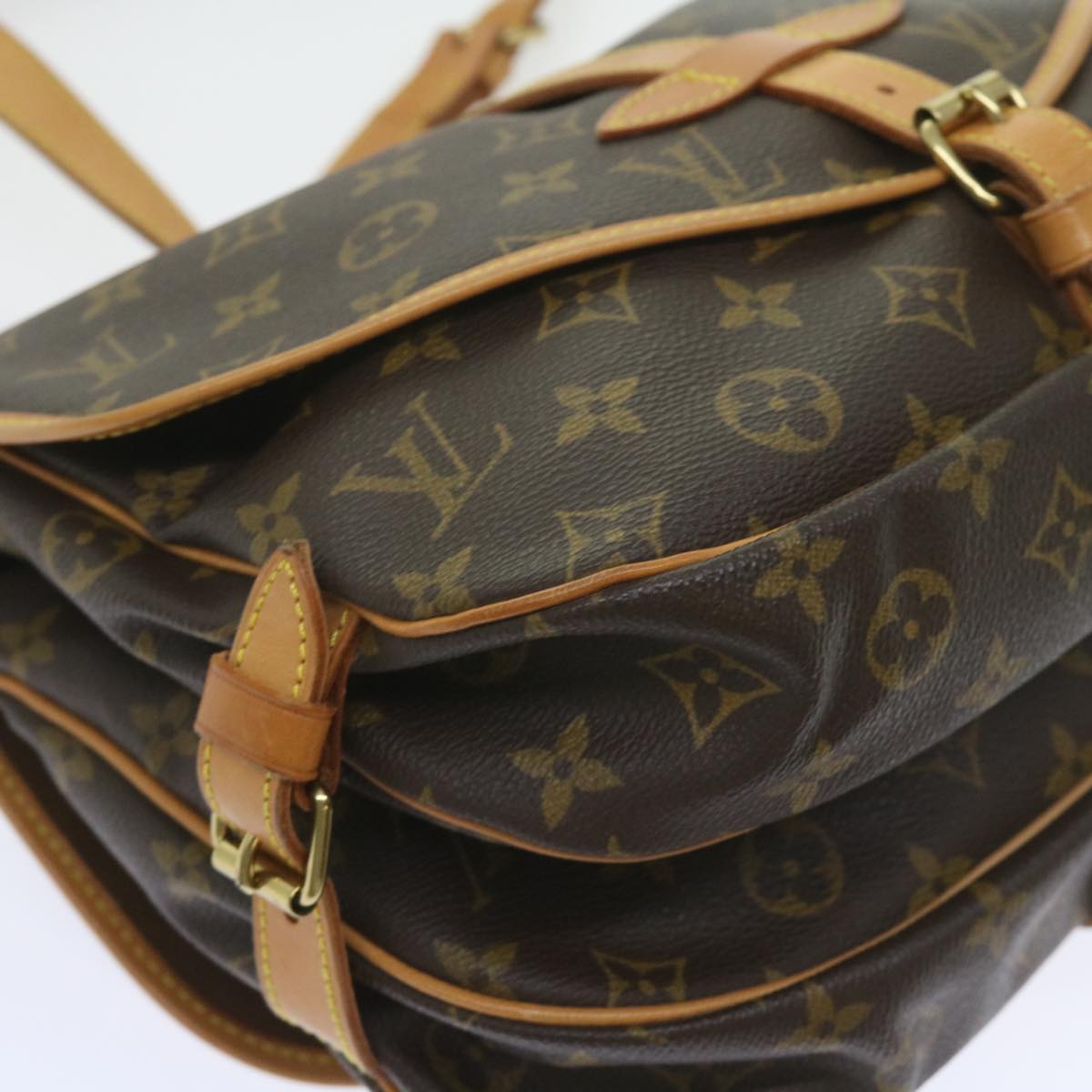 Louis Vuitton Saumur 30 Shoulder Bag