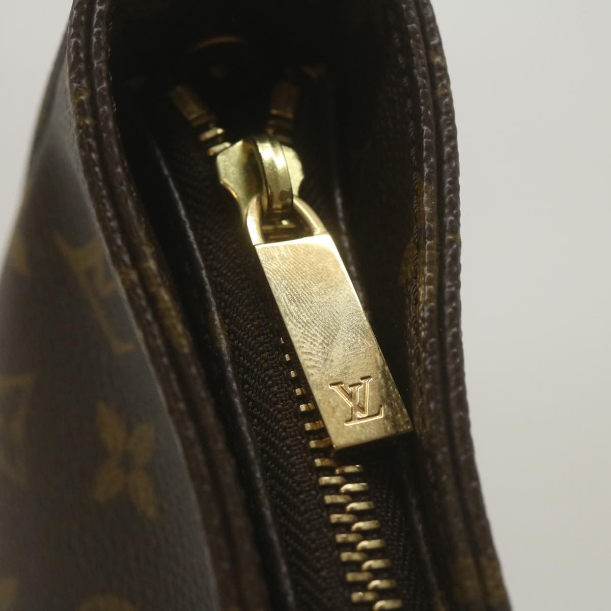 Louis Vuitton Looping GM Shoulder Bag