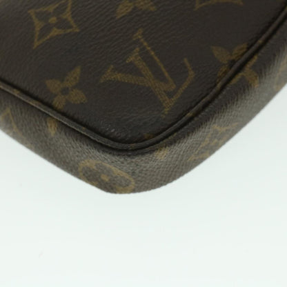 Louis Vuitton Pochette Accessoire Clutch