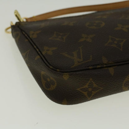 Louis Vuitton Pochette Accessoire Clutch