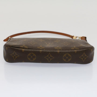 Louis Vuitton Pochette Accessoire Clutch