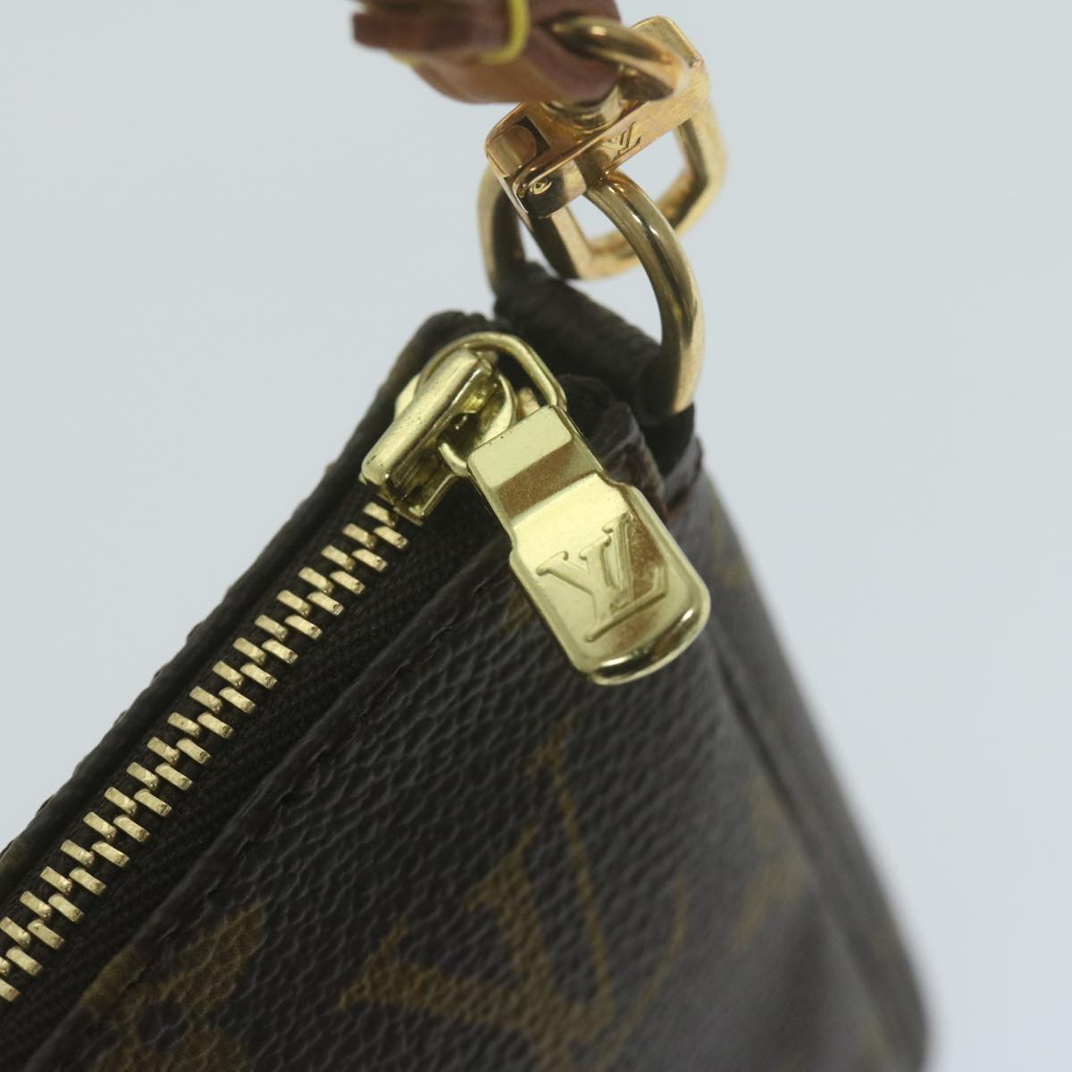 Louis Vuitton Pochette accessoires Clutch