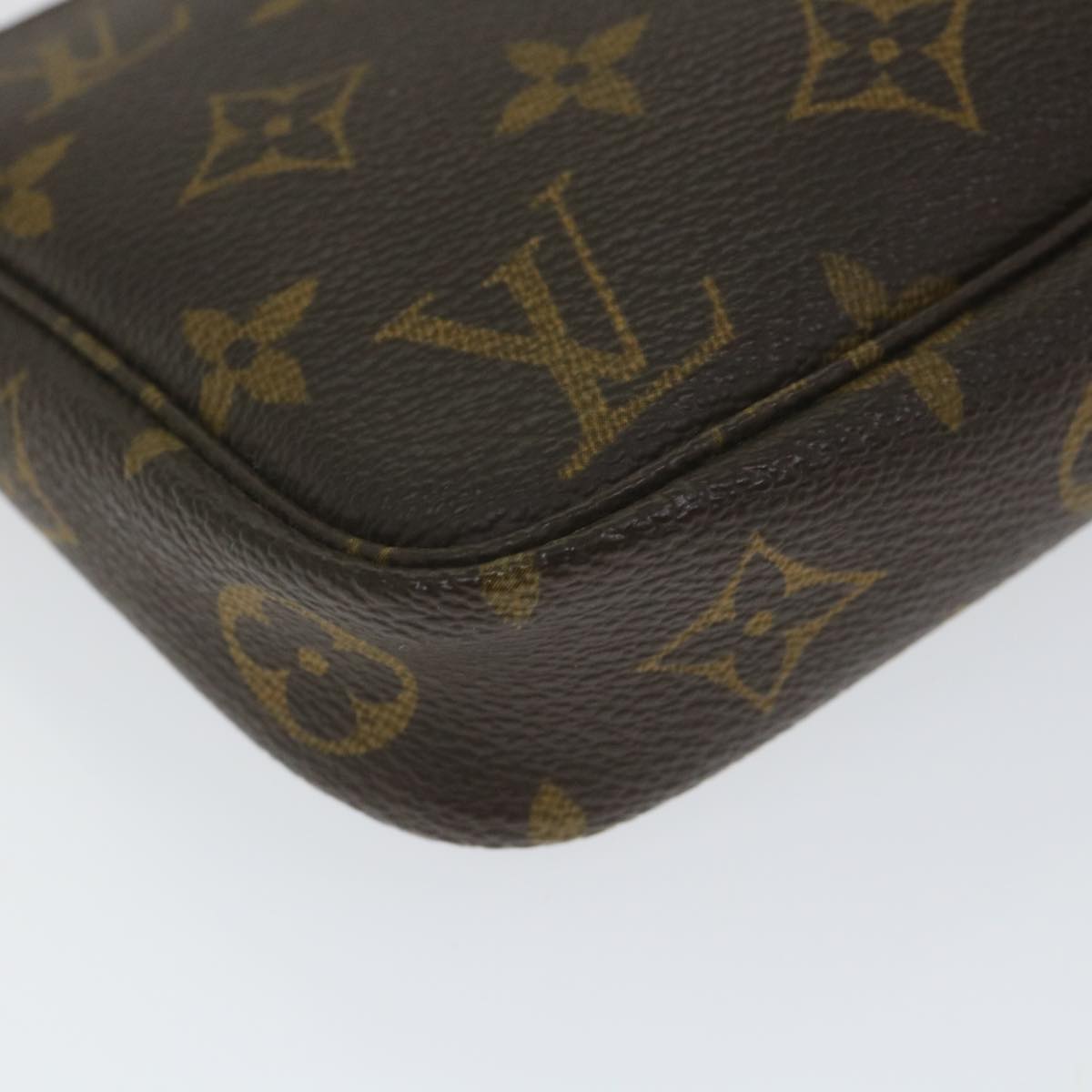 Louis Vuitton Pochette accessoires Clutch