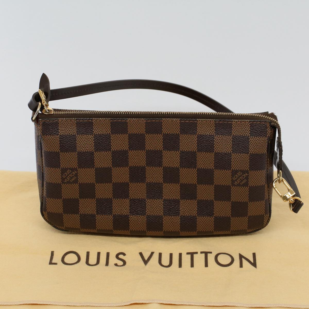 Louis Vuitton Pochette Accessoire Clutch