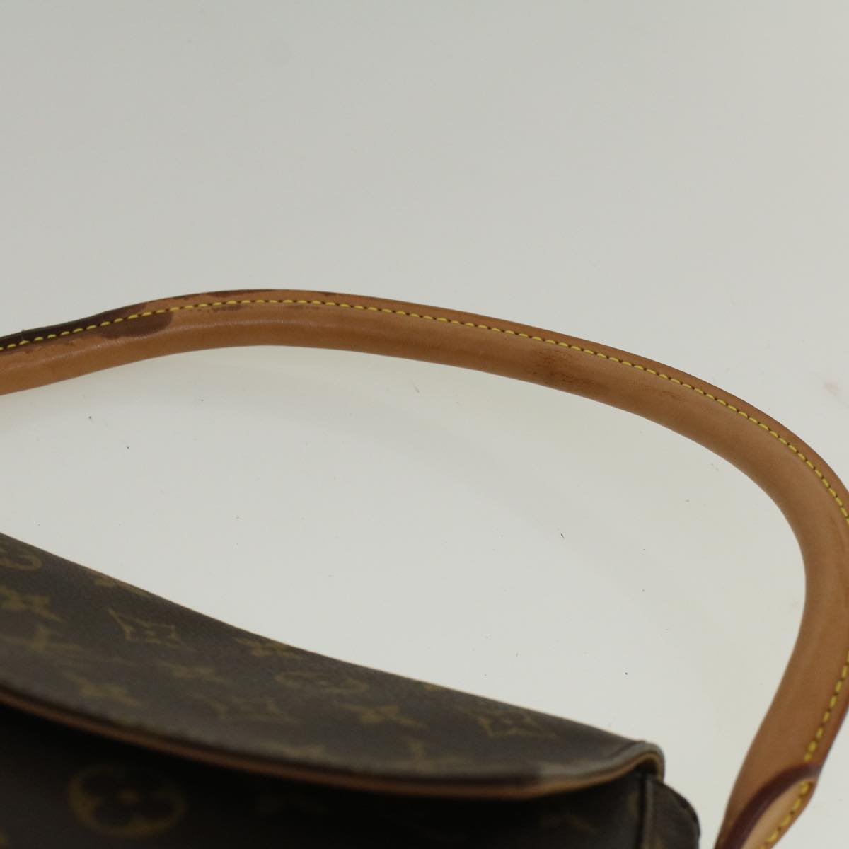 Louis Vuitton Mini looping Shoulder Bag