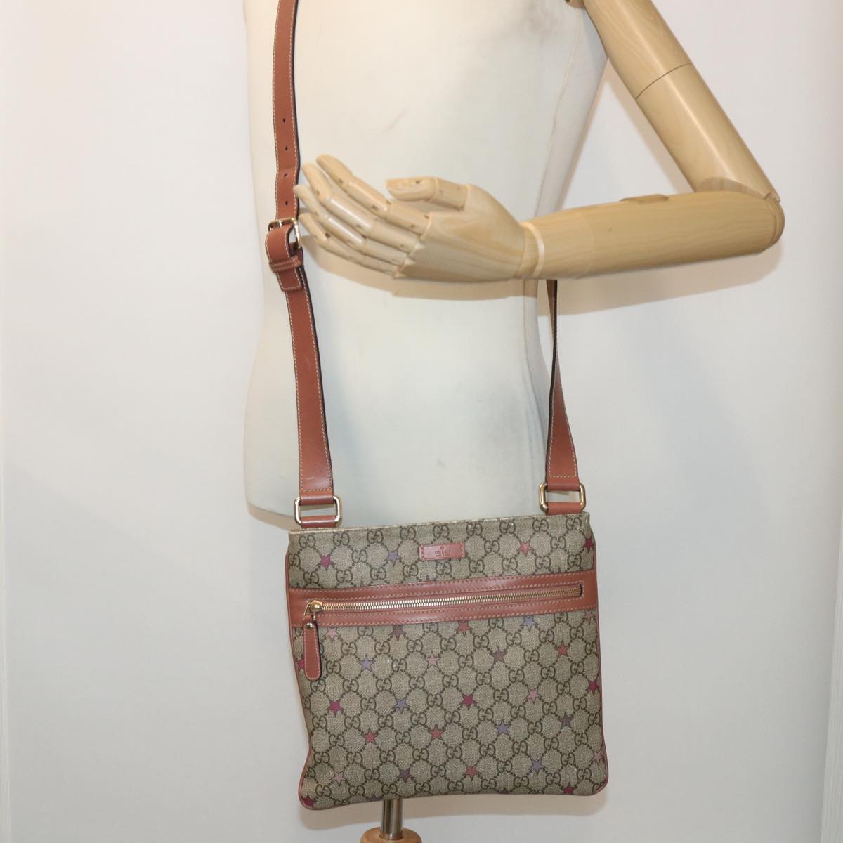 Gucci GG canvas Shoulder Bag