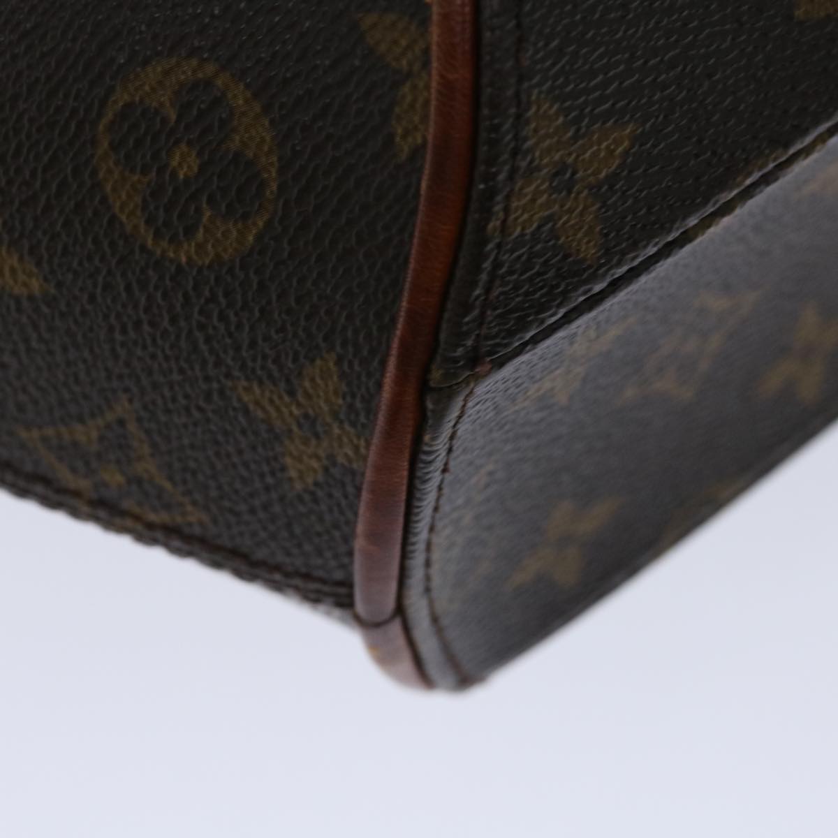 Louis Vuitton Ellipse Handbag