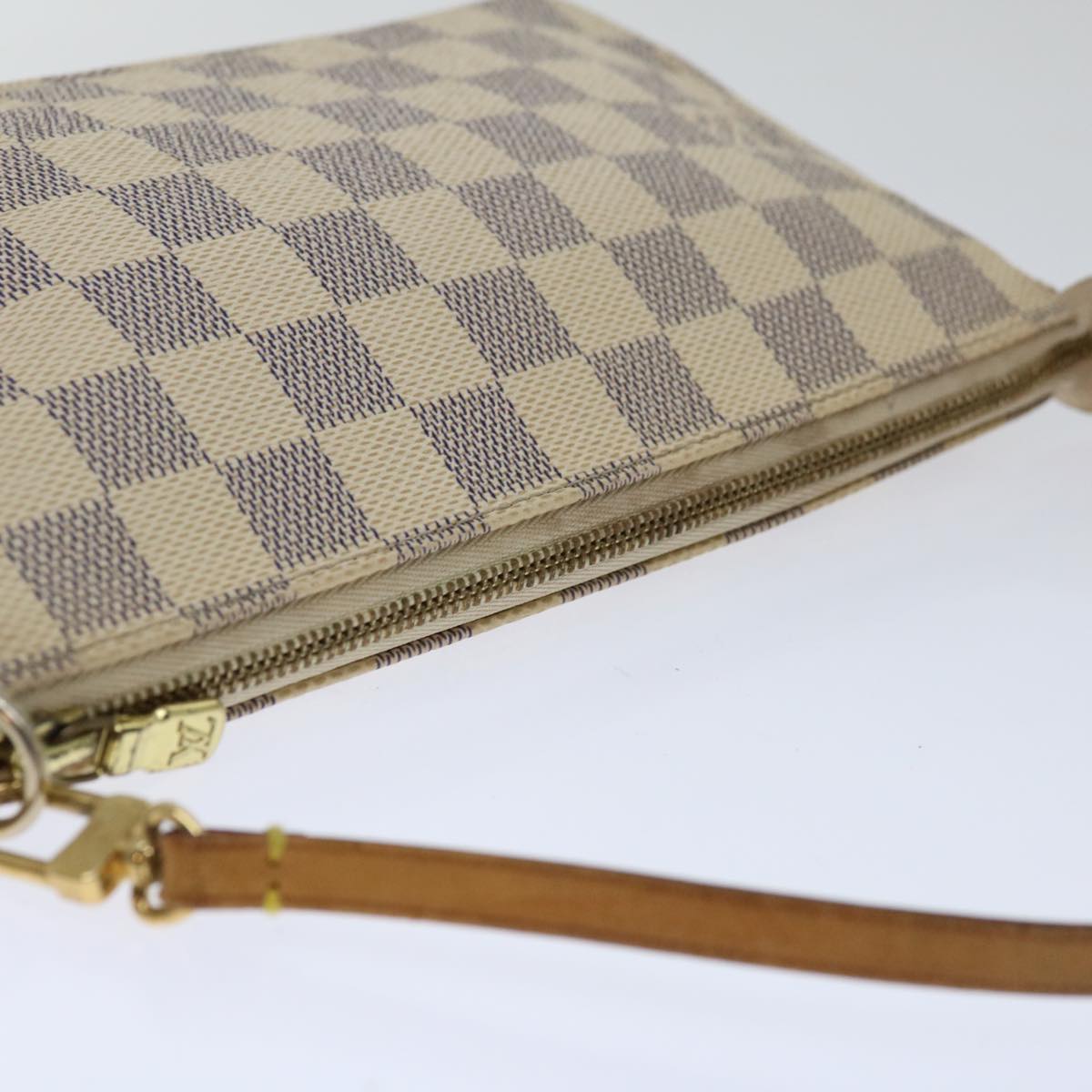 Louis Vuitton Baguette Clutch