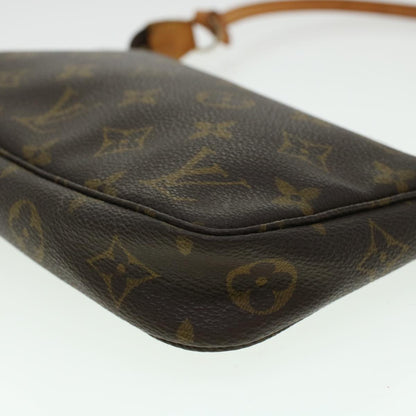 Louis Vuitton Pochette Accessoire Clutch