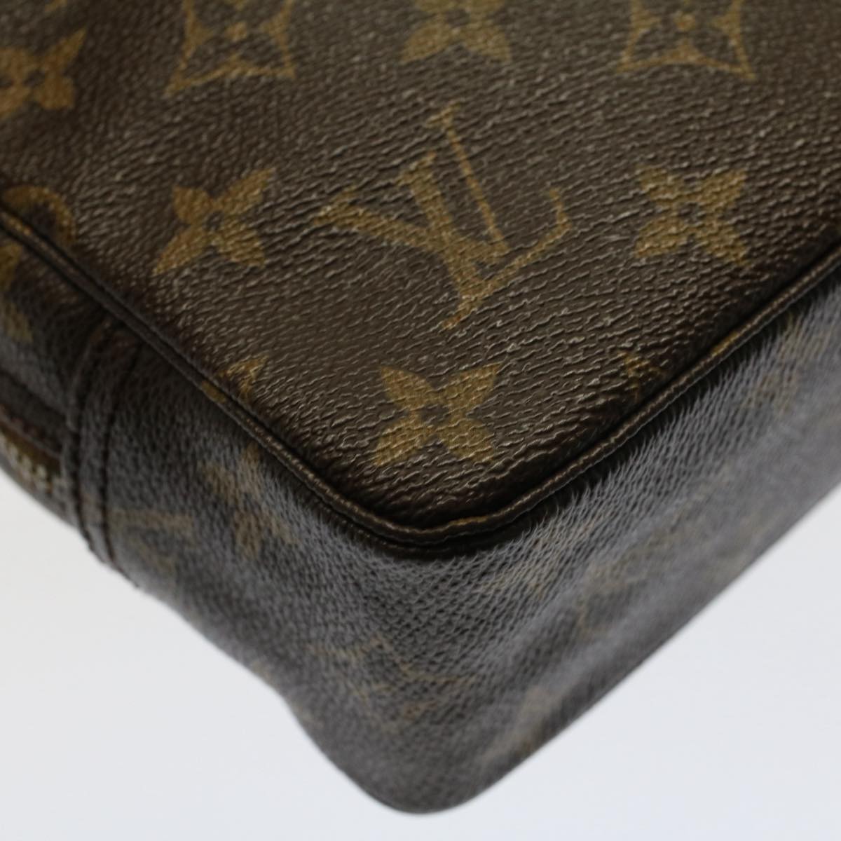 Louis Vuitton Trousse Toilette 28 Clutch