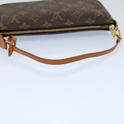 Louis Vuitton Pochette Accessoire Clutch