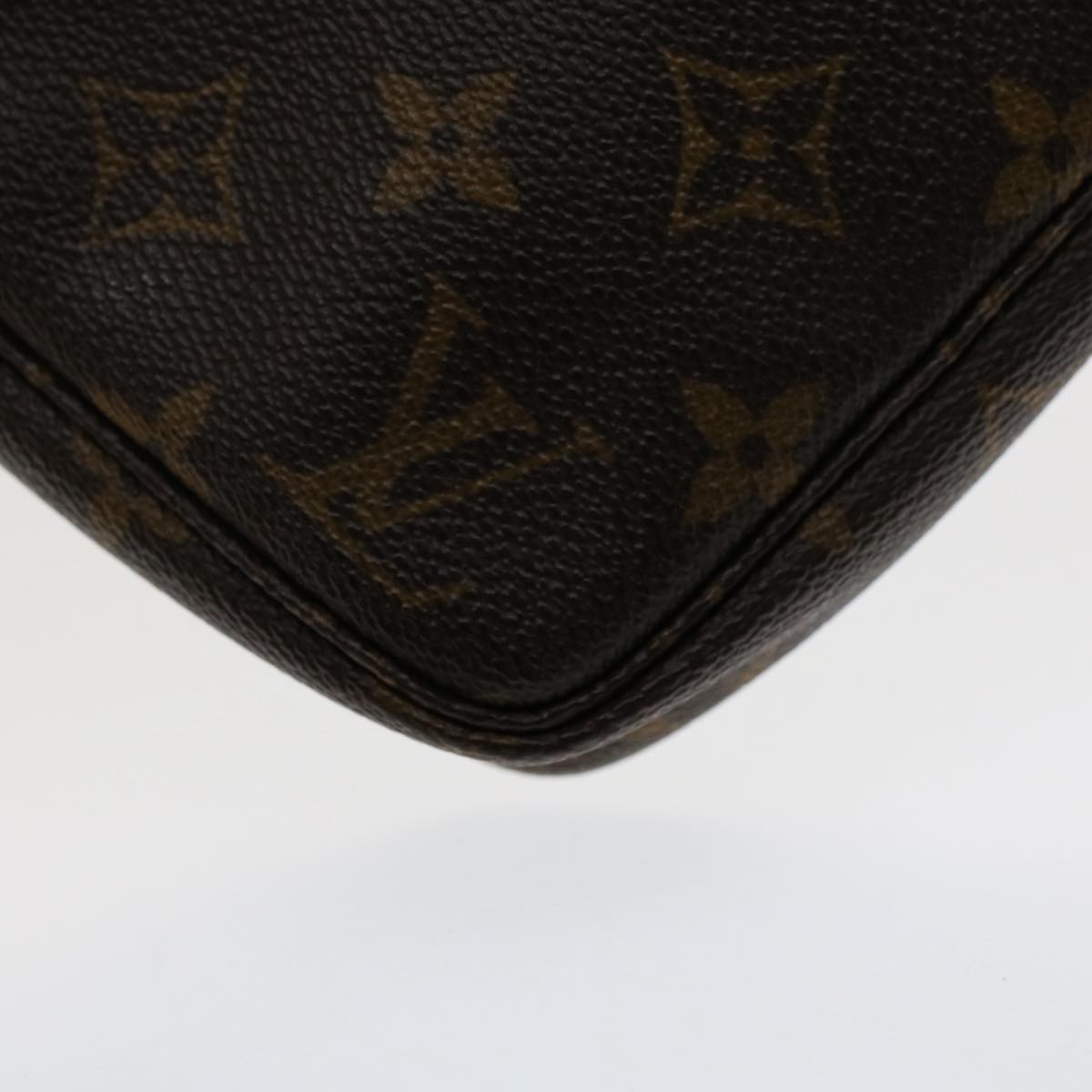 Louis Vuitton Pochette accessoires Clutch