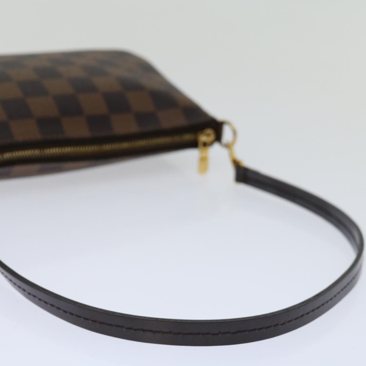 Louis Vuitton Pochette Accessoire Clutch