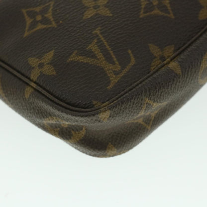 Louis Vuitton Pochette Accessoire Clutch