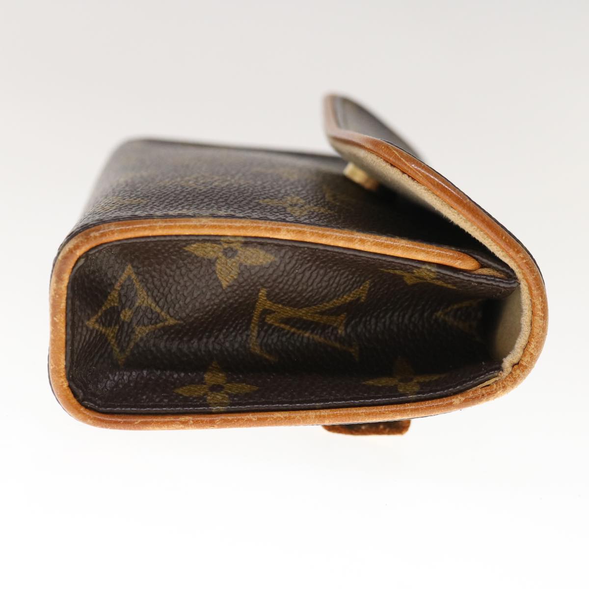 Louis Vuitton Florentine Clutch