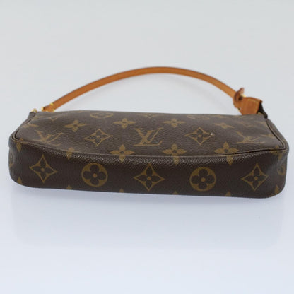 Louis Vuitton Pochette Accessoire Clutch