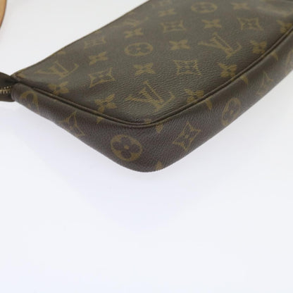 Louis Vuitton Pochette Accessoire Clutch